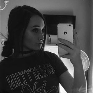 Meet your Posher, Olivia